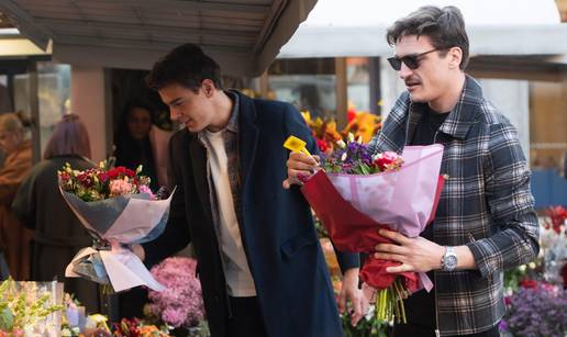 Za koga li su buketi? Marko i Nikola iz 'Divljih p&ccaron;ela' popili kavu pa kupili divno cvije&cacute;e