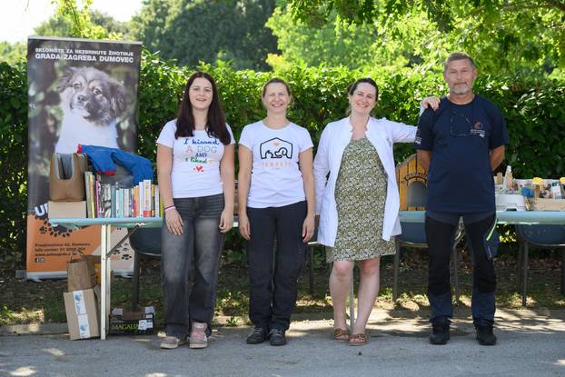 U skloništu Dumovec održan je prvi Dumovečki buvljak na kojem su građani mogli posjetiti sklonište te upoznati pse i mačke