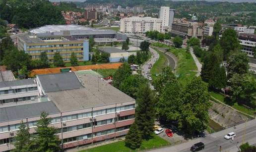 Tuzla: Staricu zdrobio betonski blok 