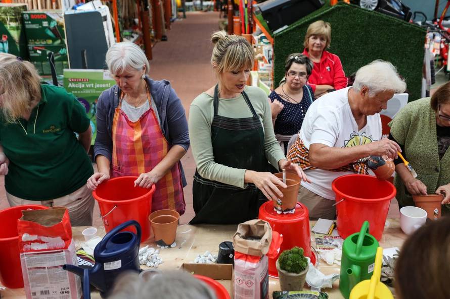 Vrtlarica: Posuda od betona za cvijeće trpi kišu, led pa i snijeg