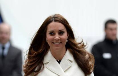 Princ Charles: Vojvotkinju Kate smiju čuvati samo žene
