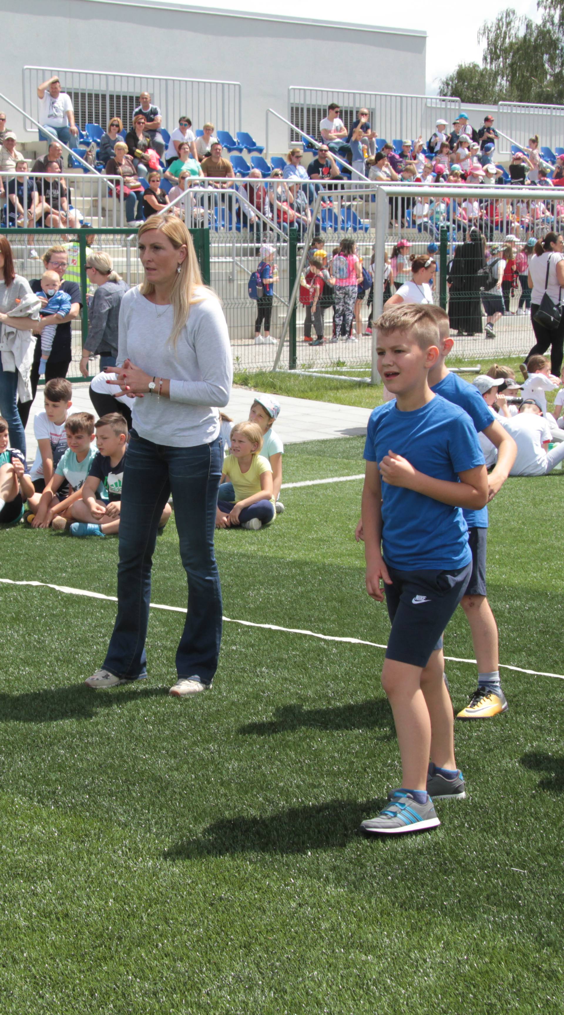 Sportske igre mladih: Janica zaigrala graničara s klincima...