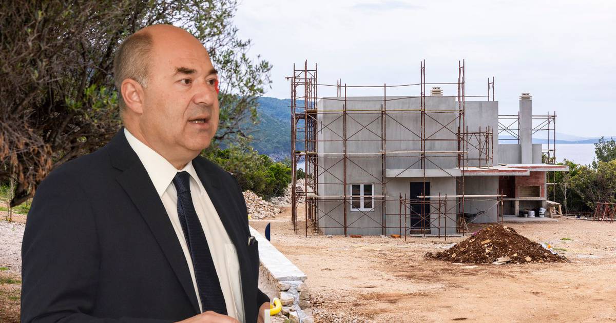 Court rules against HDZ’s Frane Barbarić, leading to demolition of his illegal mansion