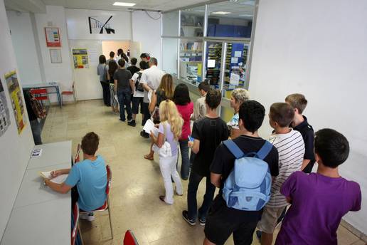 Uz prijamni ispit upisuje se i bez 5.0, a ove gimnazije u Zagrebu tra&zcaron;e dodatne provjere znanja!