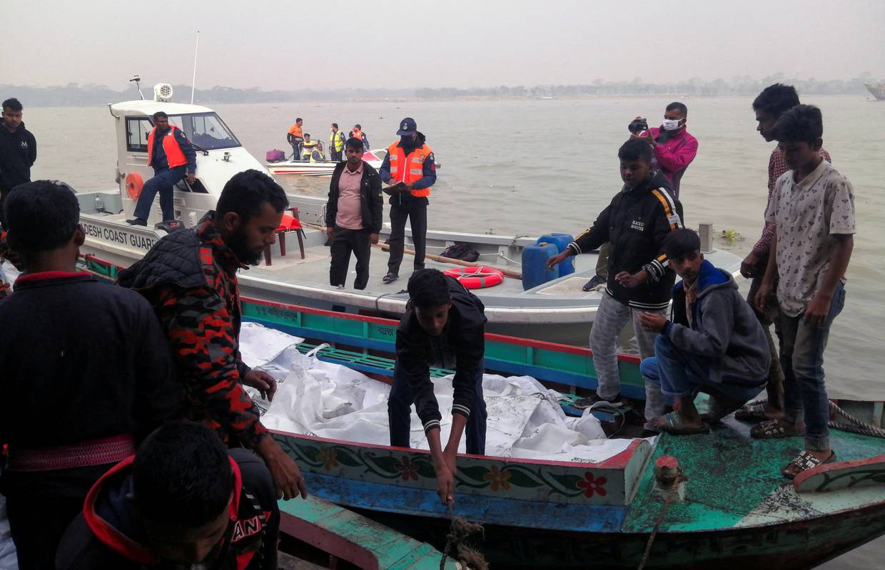 Bangladeš: Najmanje 30 mrtvih u požaru putničkog trajekta