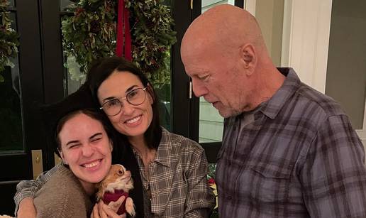 Objavili dirljivu fotografiju: Unato&ccaron; bolesti, Bruce Willis je bio na vjen&ccaron;anju najmla&dstrok;e k&cacute;eri