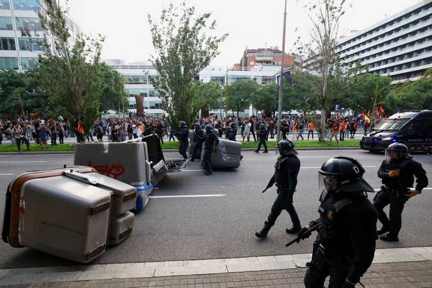 Spanish unions call a general strike in solidarity with Palestinians in Gaza, in Barcelona