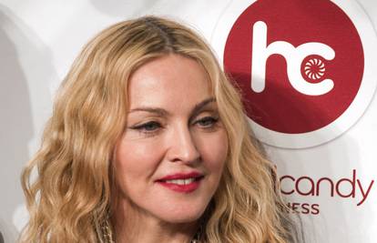 Glatka i zaobljena: Madonna bila puna botoksa na otvorenju 