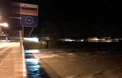 Porastao vodostaj rijeke Drave: Lovrečan Otok je pod vodom