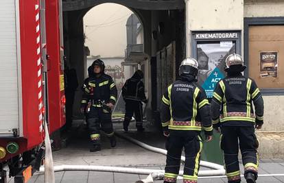 Gorjelo je smeće u Jurišićevoj: Vatrogasci su ga brzo ugasili