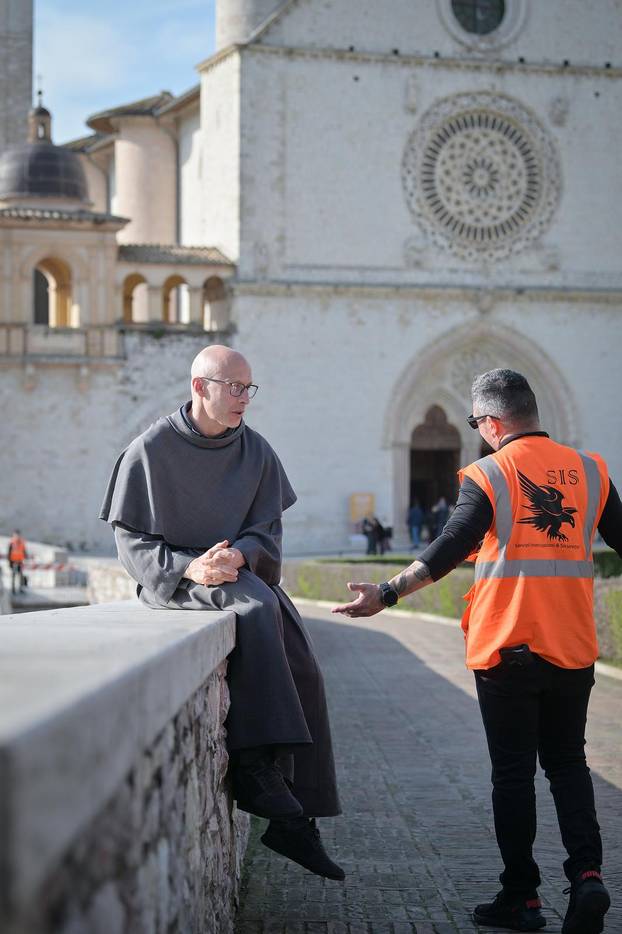 24sata Mnogobrojni hodo&ccaron;asnici pohodili su grad Assisi povodom obljetnice smrti Franje Asi&scaron;kog
