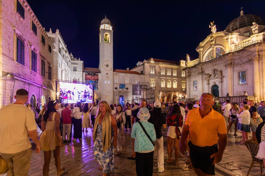 Prvi dubrovački oproštajni koncert Tereze Kesovije