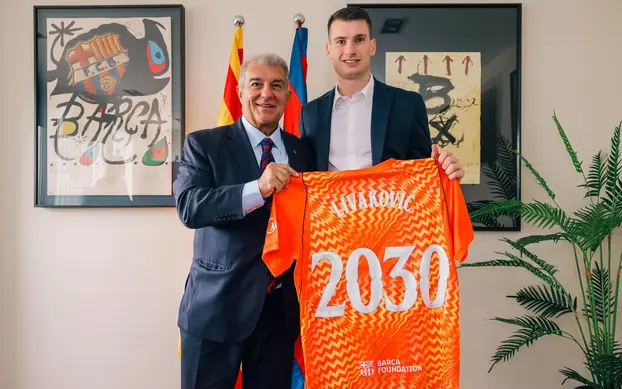 NOVI KATALONAC Livaković grlio oduševljenog predsjednika Barcelone. Pogledajte fotke!