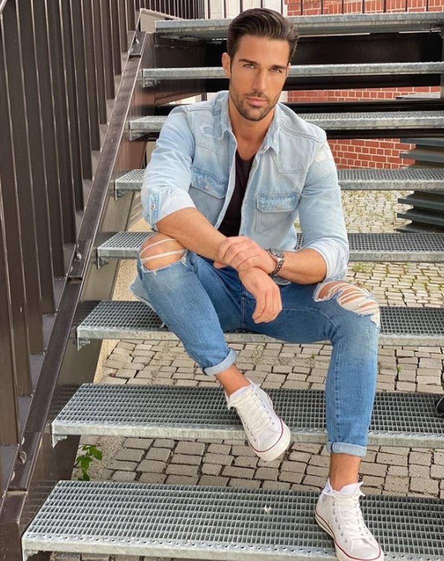 Jurenec je pozirao u tigrastom donjem rublju: Evo kako izgleda 'Gospodin Savršeni' u gaćicama