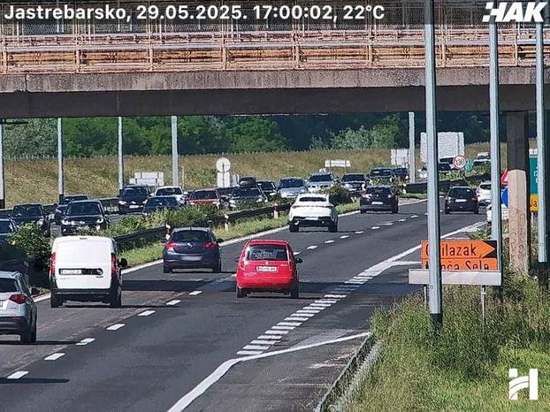 FOTO Kaos na cestama: Kolone prema moru i do 10 kilometara