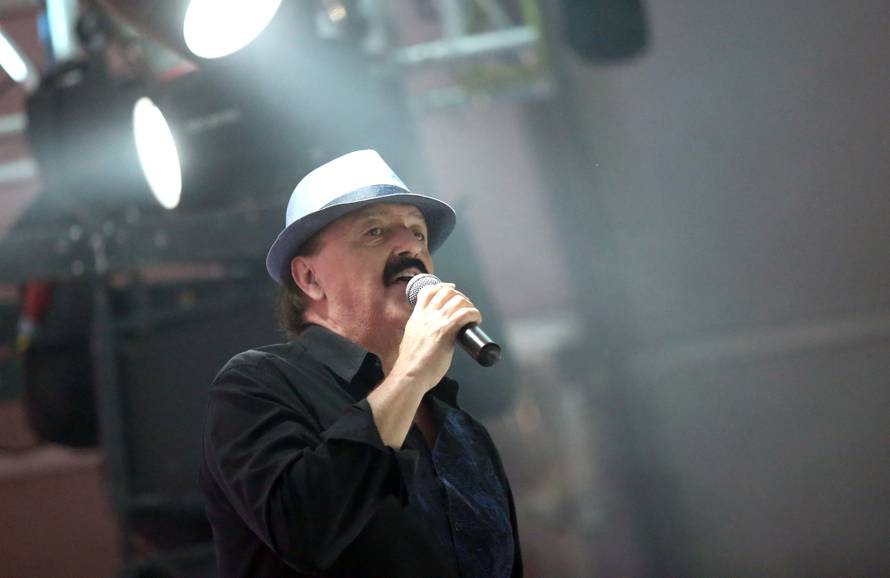 Procurio novi detalj oko rastave Džinovića. Srpski mediji: Melina je pola godine u vezi s drugim?