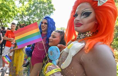 Mađarski parlament izglasao ustavnu zabranu Pridea. Kazne za prekršitelje i do 500 eura