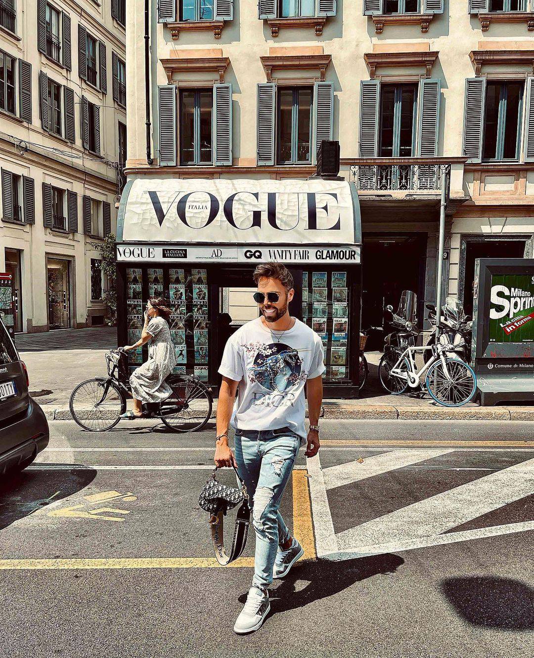 Mačak u šetnji Rimom nosio čak dvije Chanel torbe koje zajedno koštaju vrtoglavih 70.000 kuna