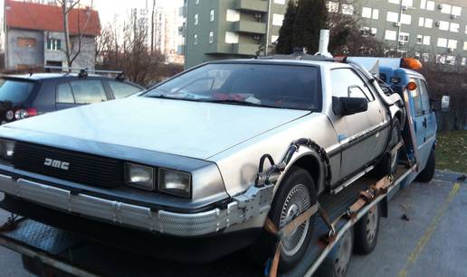 DeLorean snimljen u Zagrebu: Tko nam je to stigao iz 1985.?