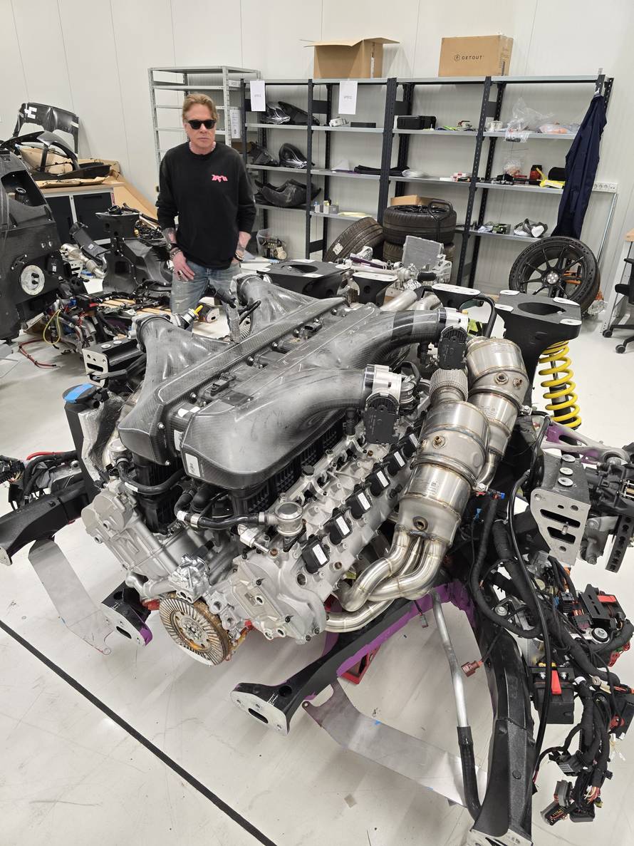 Axl Rose stigao u Lijepu Našu: 'Oduševili su ga vino i mjesto, a posebno mamini slanci i rajčica'