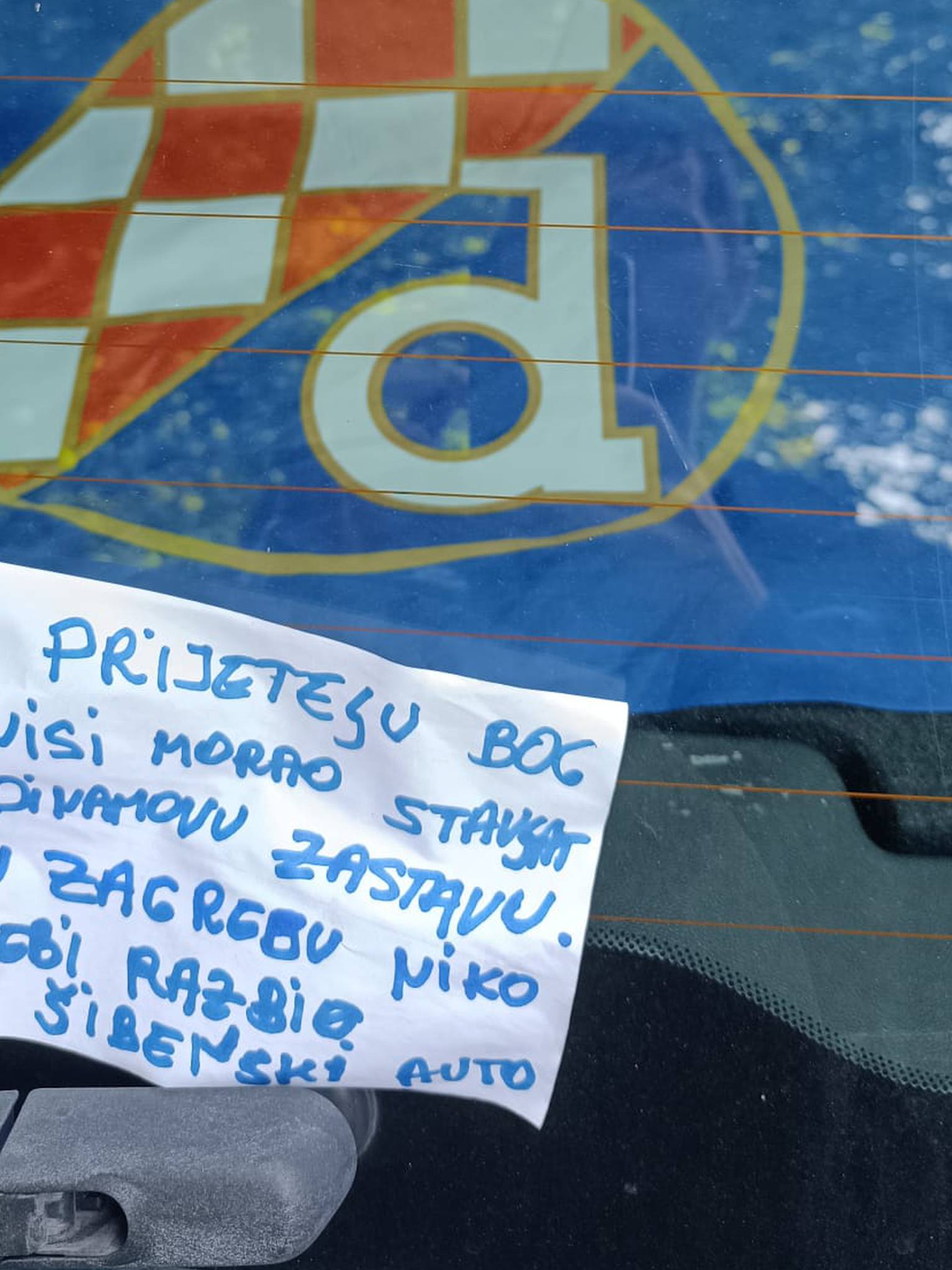 U autu šibenskih tablica izložio Dinamovu zastavu, dobio lijepu poruku: 'Ne boj se, prijatelju...'