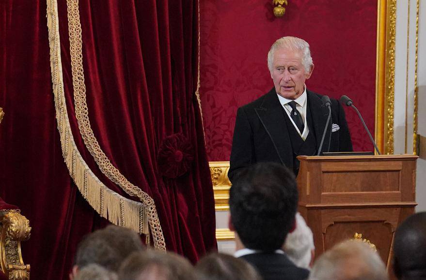 Charles III. proglašen novim kraljem