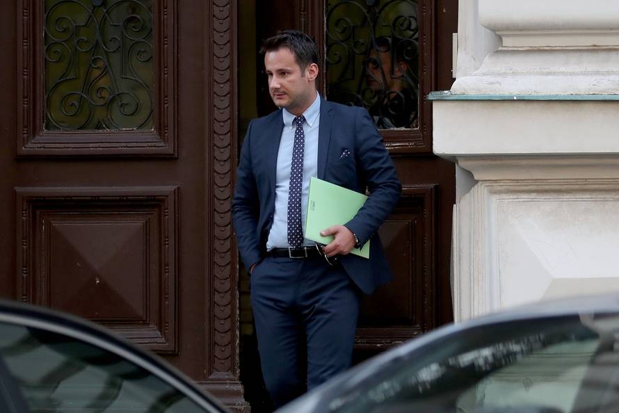 Zagreb: Odvjetnik Vjeke SliÅ¡ka obratio se medijima ispred Å½upanijskog suda