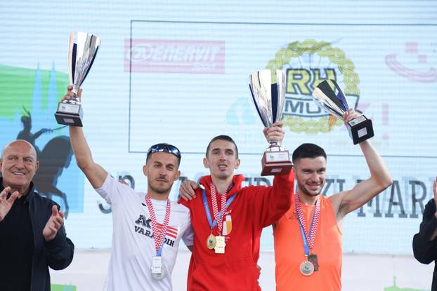 Dodjela medalja na 32. Zagrebačkom maratonu
