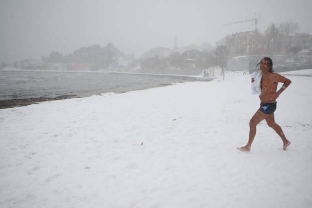 Deset godina od snježne oluje koja je poharala Dalmaciju: Splićani su se skijali na rivi