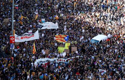 Burno u Kataloniji: Na ulicama krenuli opći štrajk i prosvjedi