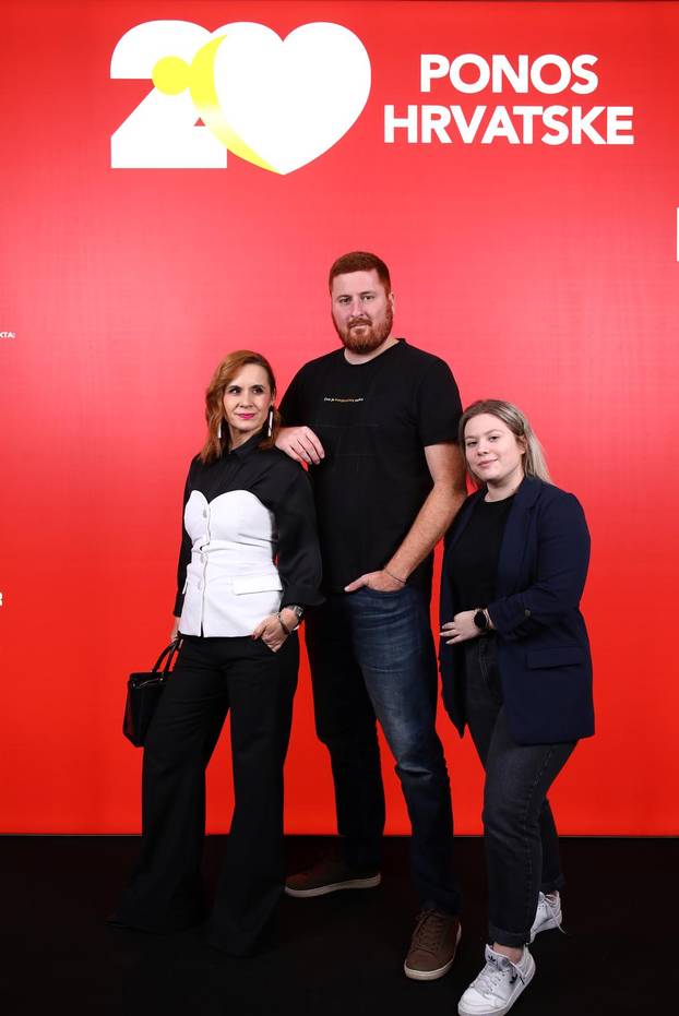 Zagreb: Svečana dodjela nagrade Ponos Hrvatske, fotografiranje prije početka dodjele 