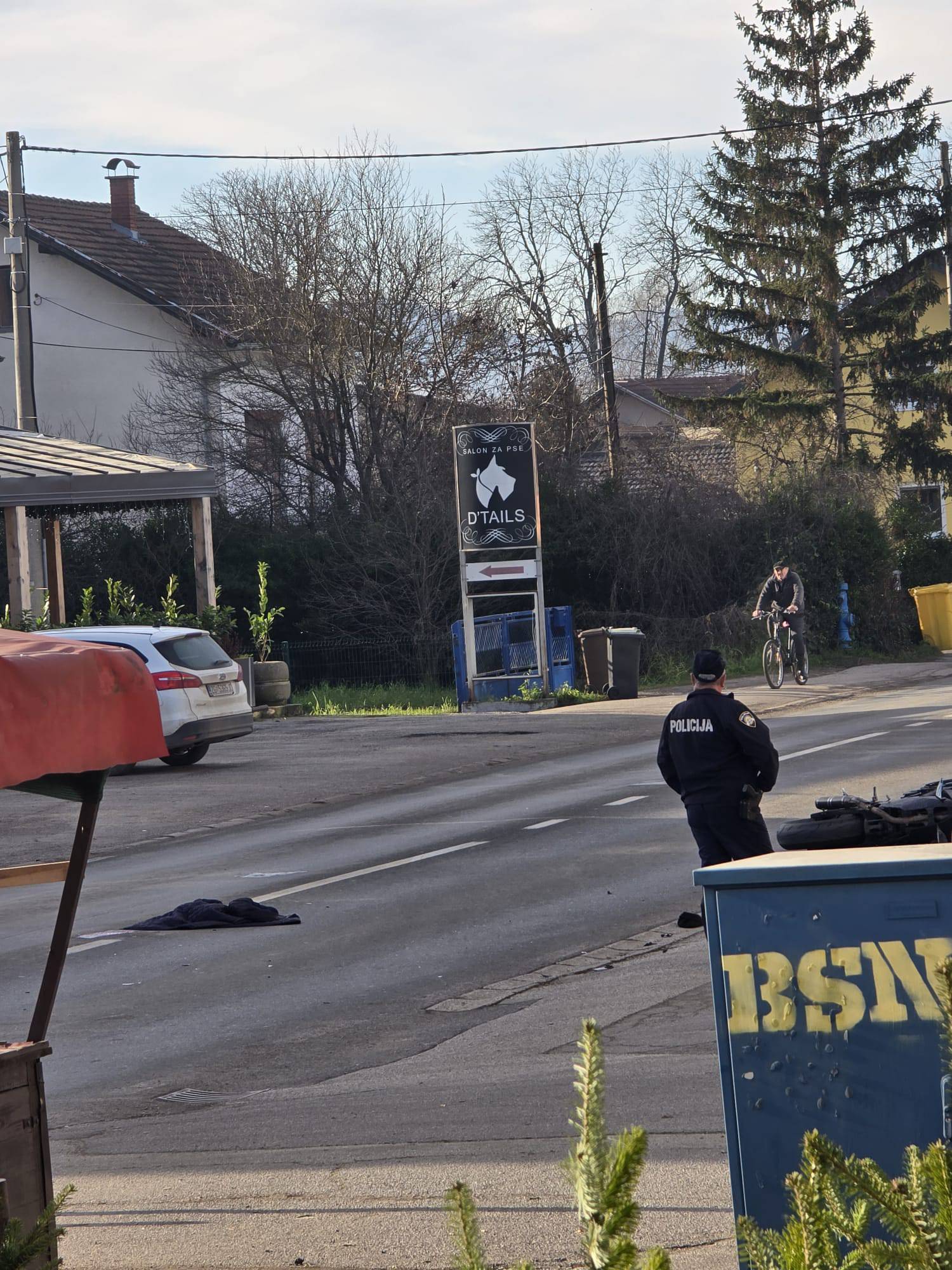 FOTO Motociklom naletio na pješakinju u Zagrebu: 'Bilo je krvi na cesti, Hitna je došla'