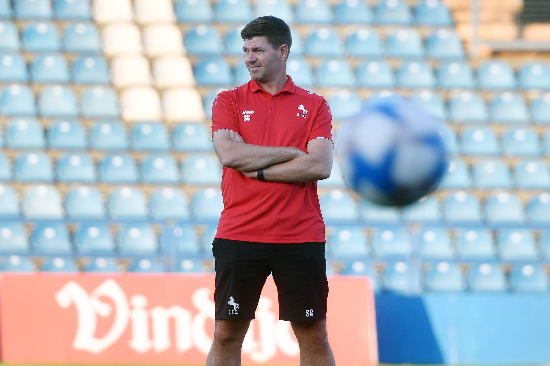 Stevan Gerrard trener Al Ettifaqa na zagrijavanju uoči prijateljske utakmice sa NK Varaždin 