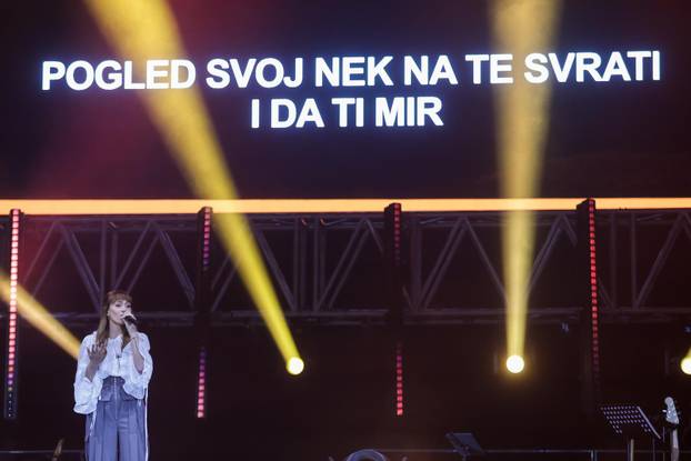 Zagreb: U Areni Zagreb održan koncert "Progledaj srcem"