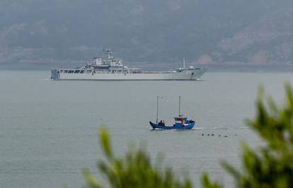 Kineski ratni brodovi i avioni ostali oko Tajvana nakon vježbi
