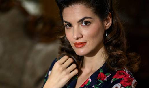 FOTO Arija Rizvi&cacute; iz Divljih p&ccaron;ela pokazala kako joj stoji korzet