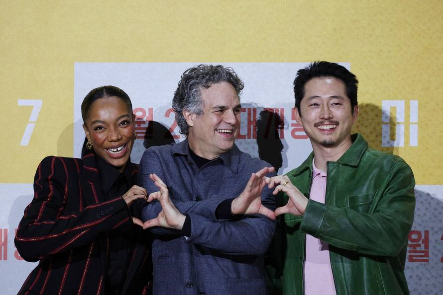 Press conference for "MICKEY 17\