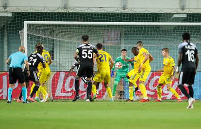 Jesu li Moldavci oštećeni za penal? Theophile skoro tragičar