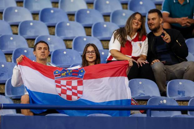 Atmosfera na tribinama tijekom susreta Hrvatske i Crne Gore u kvalifikacijama za Svjetsko prvenstvo