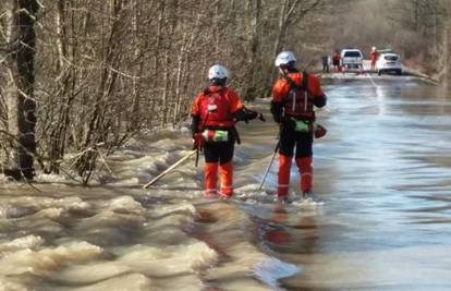 Spasioci ga još traže: Nabujala rijeka Ilova odnijela biciklista?