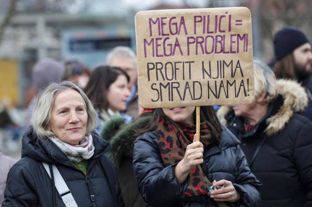 Zagreb: Prosvjed protiv kompleksa industrijskih megafarmi i klaonica peradi u Sisačko-moslavačkoj županiji