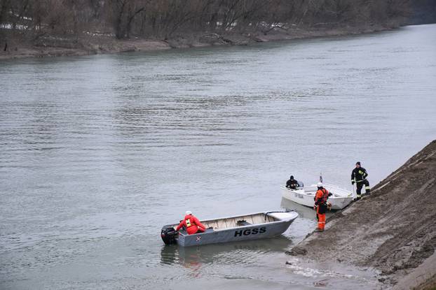 Potraga za nestalim djetetom u Savi na području Martinske Vesi