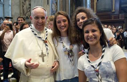 Vatikan zanima: Što mislite o obitelji, gay braku i razvodu?