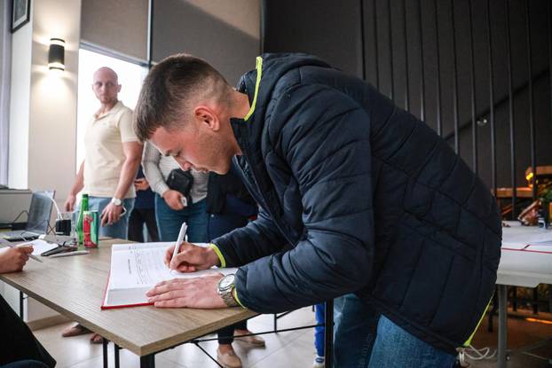"Studentska lista - Studenti pobjeđuju!" diljem Srbije skupljaju potpise za izbore