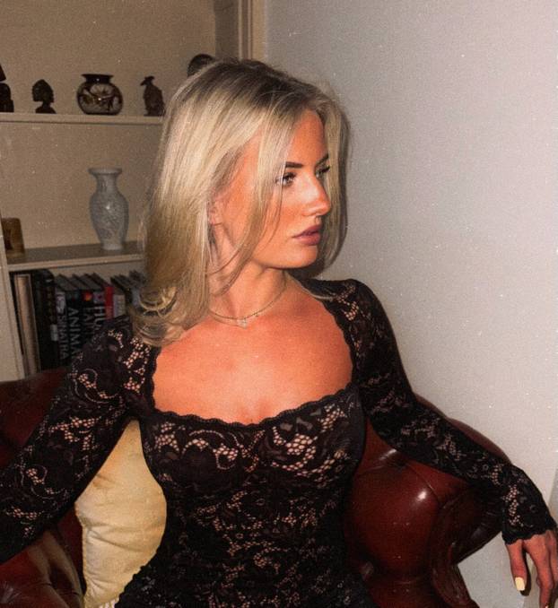 FOTO Zbog nje nogometaši vole masaže i pretvaraju se da imaju grčeve! Evo tko je fizio ljepotica
