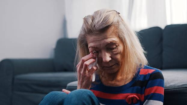13 znakova da vaša usamljenost sve više utječe na vašu psihu