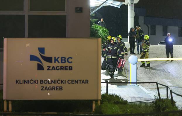 Zagreb: Dio fasade hitnog prijema KBC Zagreb odvojio se uslijed jakog vjetra