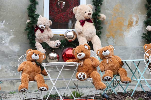 Zagreb: Kuća u Maloj ulici ukrašena za advent