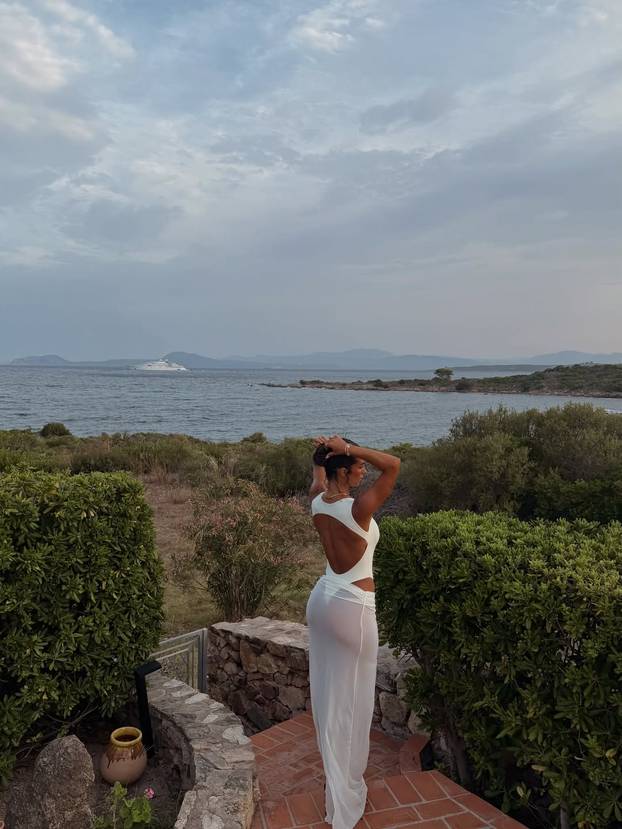FOTO Bivša balerina Oriana gori od seksepila: Evo kakve sve vježbe radi za ovakvo tijelo