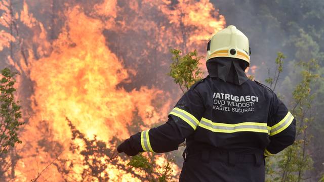 Kod naselja MihaljeviÃ¦i tijekom jutra ponovno buknuo poÅ¾ar